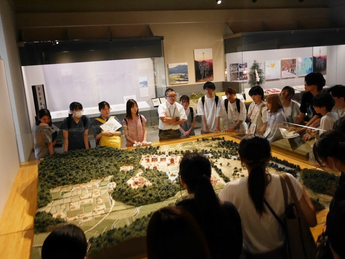 植田学芸員による宇佐神宮の境内解説